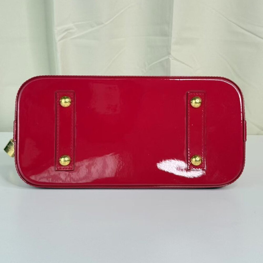 Louis Vuitton Alma PM Bag in Red Vernis Pattern Leather with Classic Monogram - Picture 6 of 10